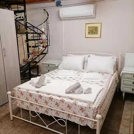 P & P Polylimnio Waterfalls Holiday home