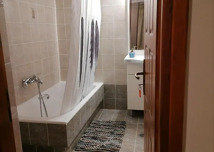 P & P Polylimnio Waterfalls Nyaraló *