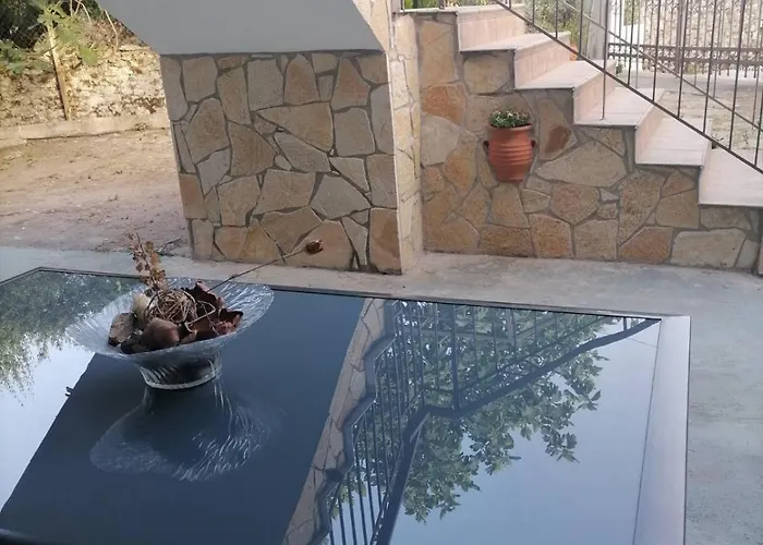 Tatil Evi P & P Polylimnio Waterfalls *